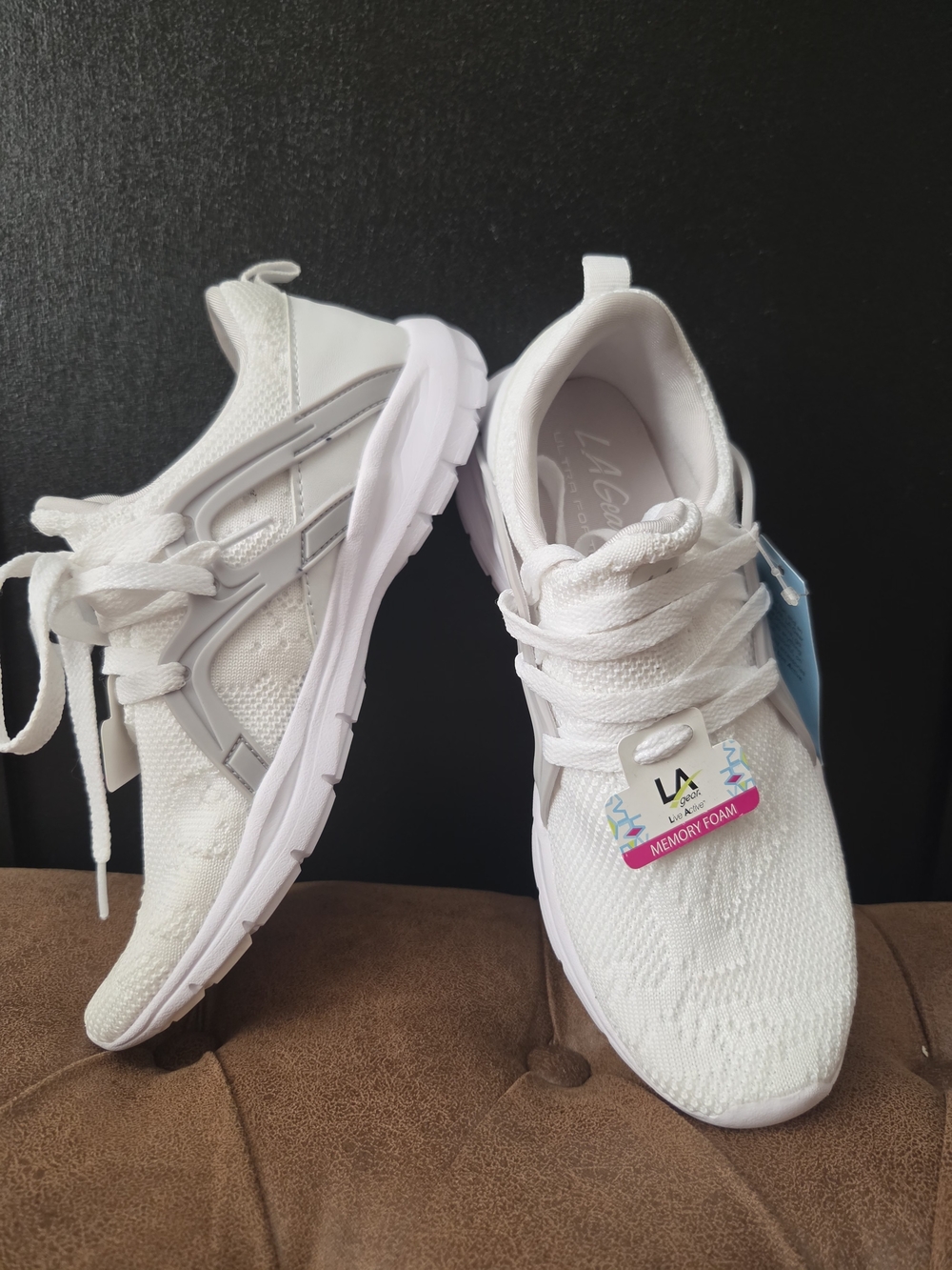 Women's L.A. Gear Tawnie White Memory Foam Knit Sneaker ~ Size 6